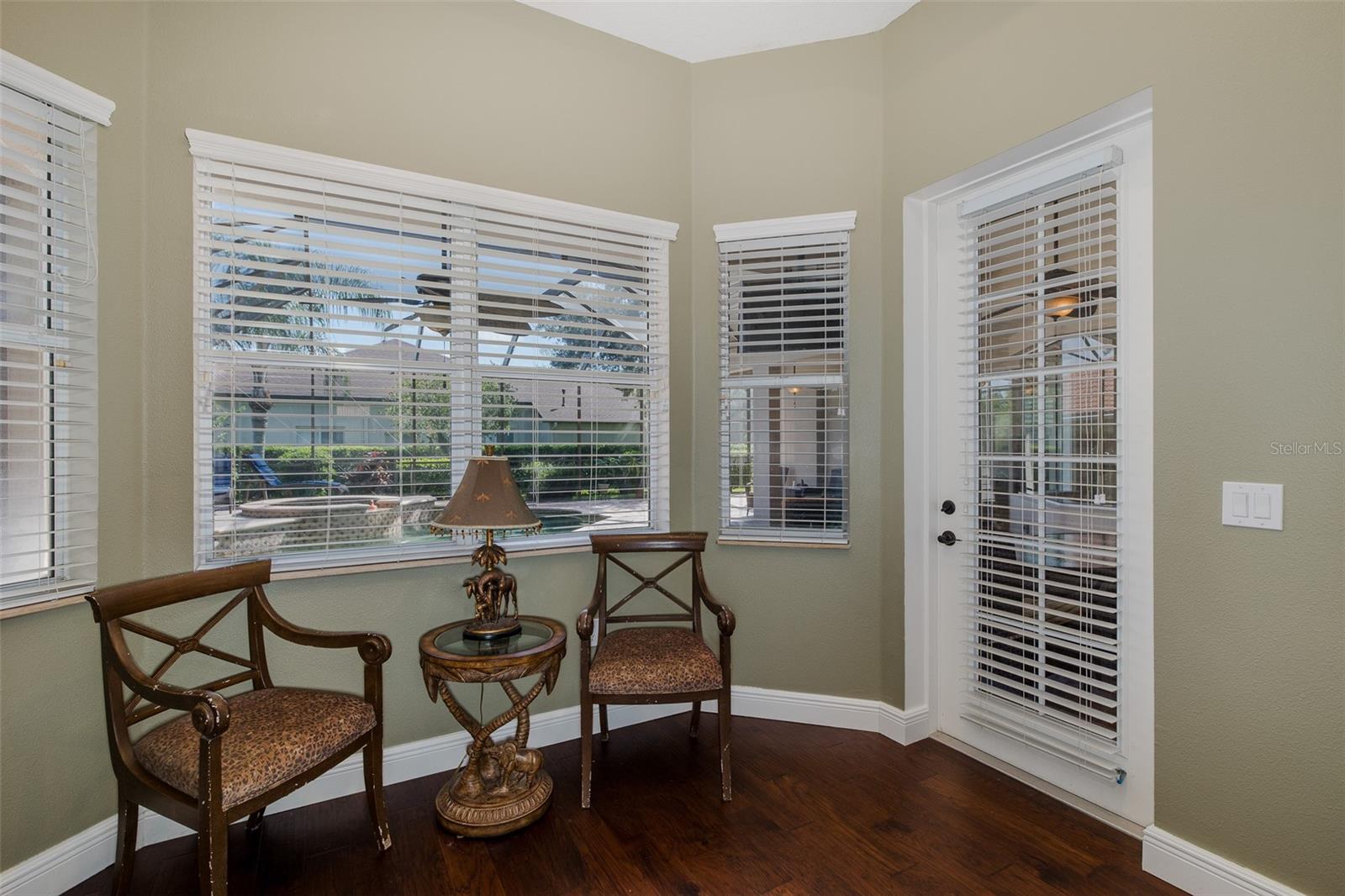 Sitting Area in Owner's Suite w/POOL Views!