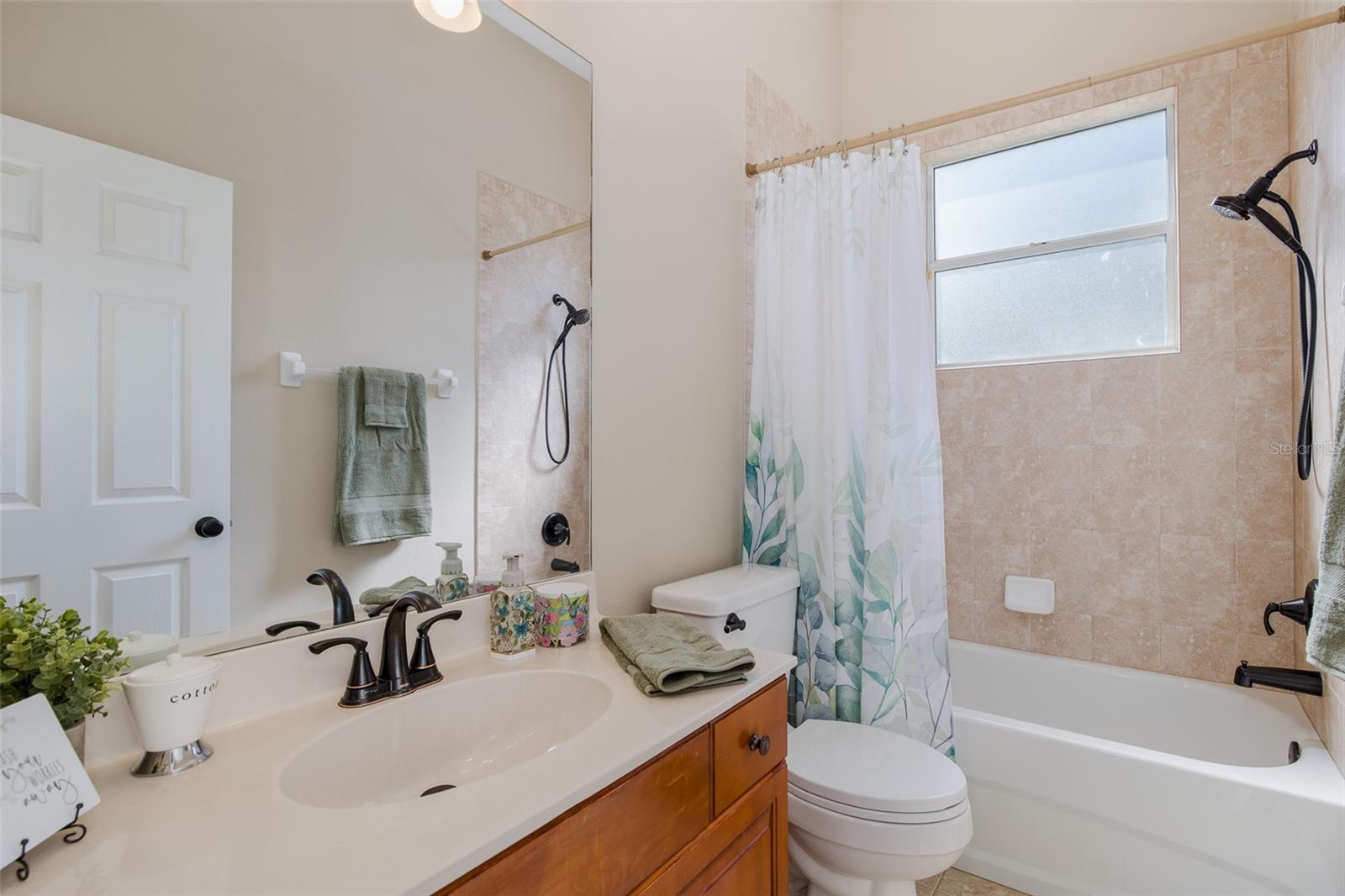 Bathroom 2 w/Tub-Shower!