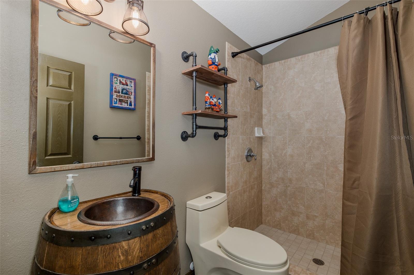 Full Upstairs Bath #4