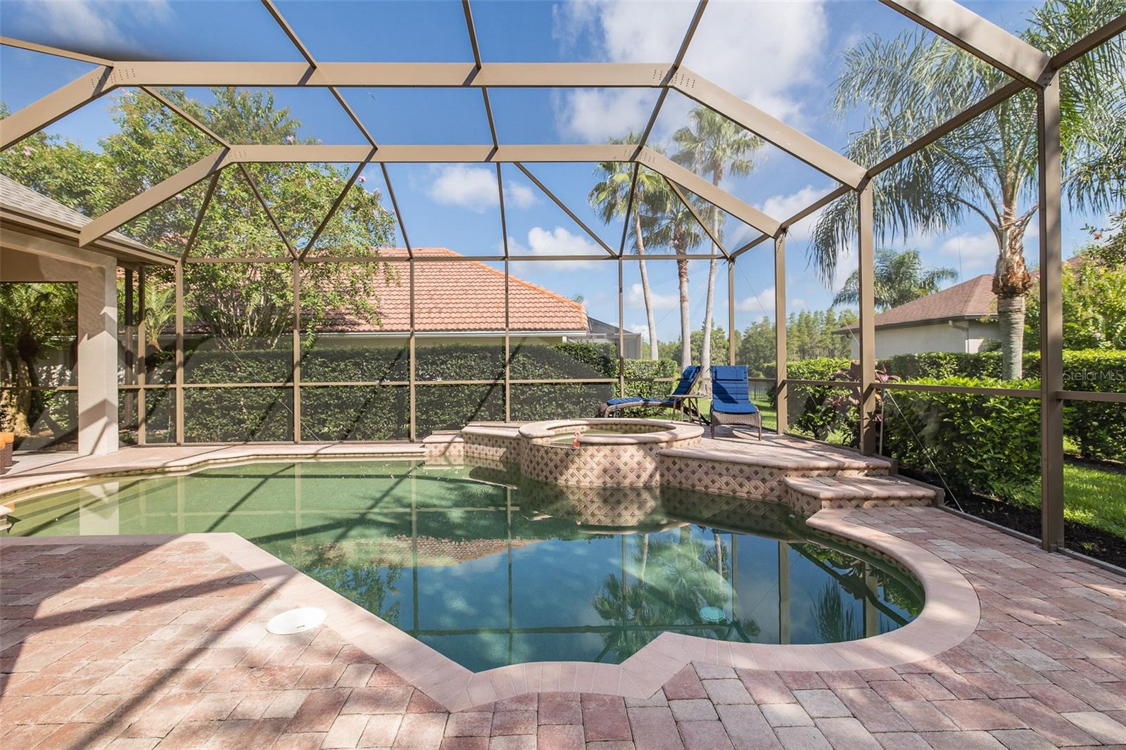 POOL w/Spill Over Spa!