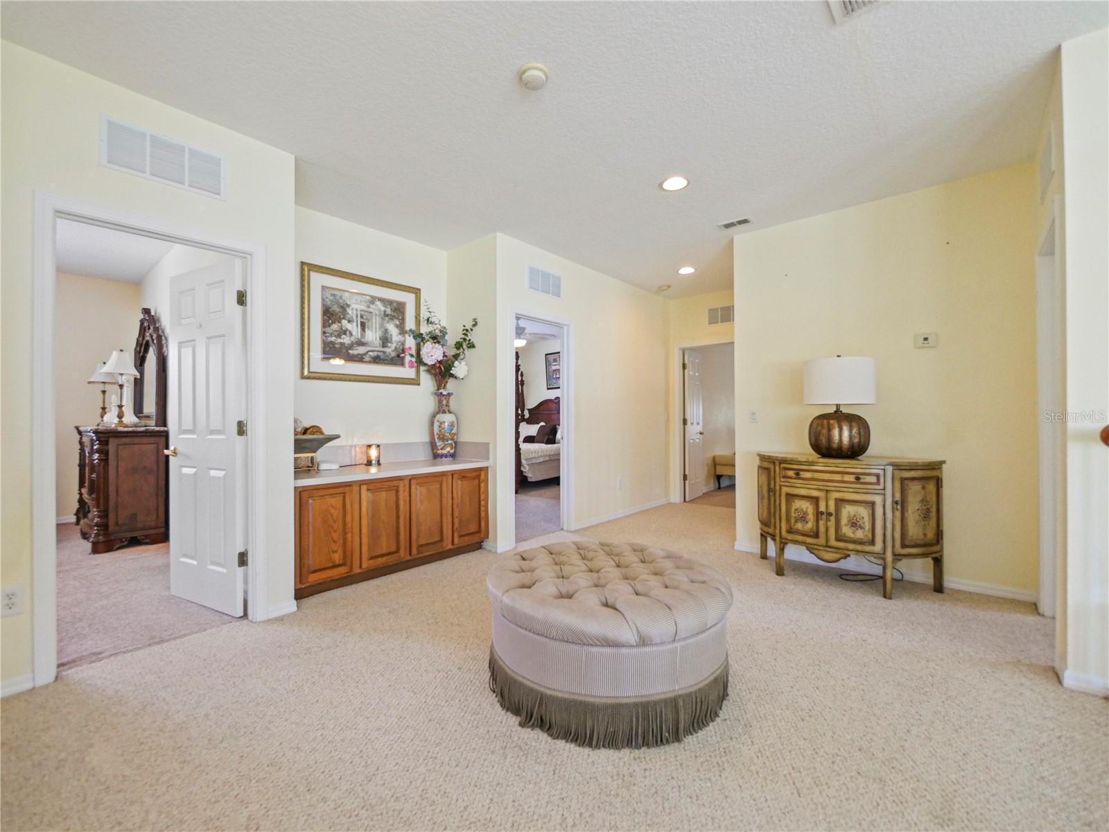 2nd Floor Landing Loft w/ drop zone