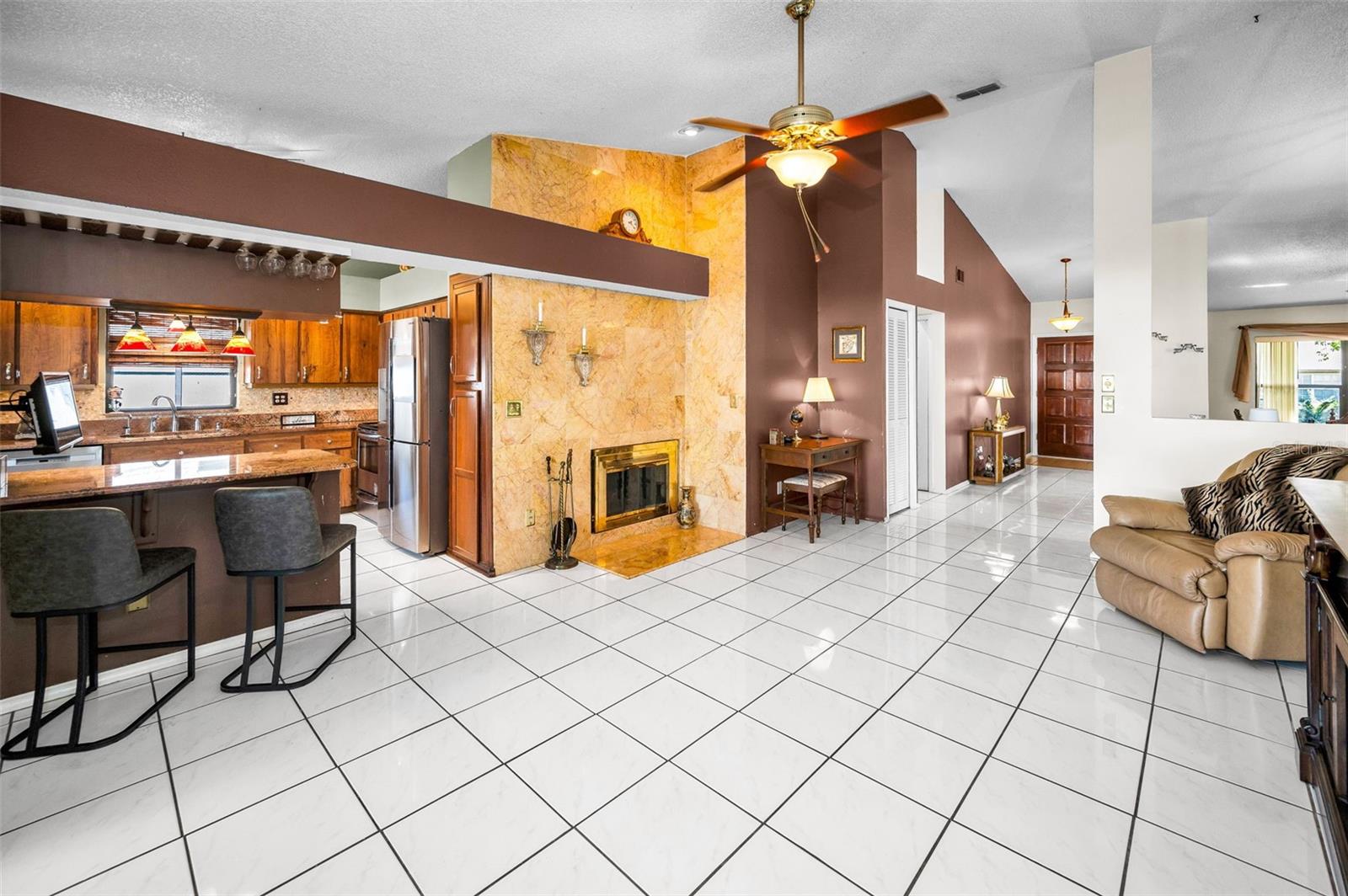 KITCHEN/FAMILY ROOM VIEW
