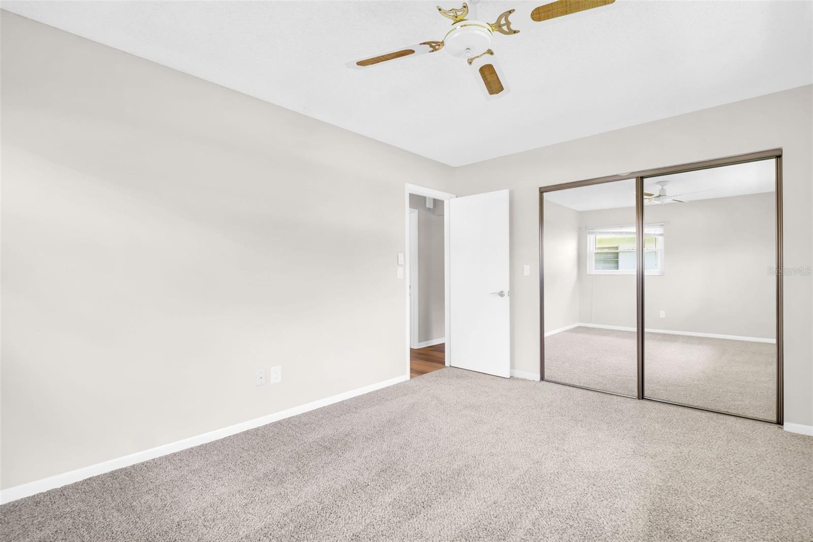 Angle perspective and additional built-in closet~
