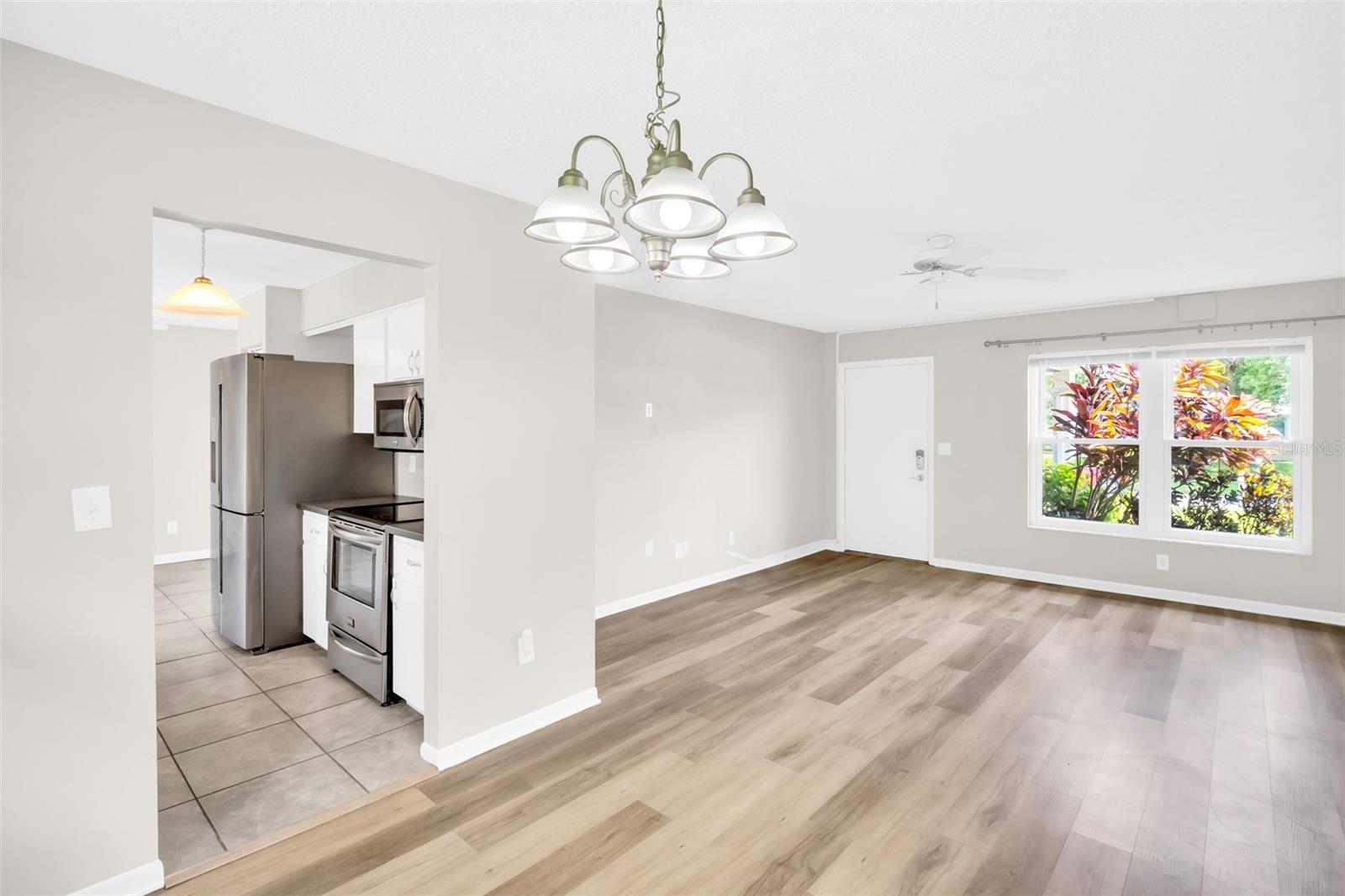 Dining room conveniently open to kitchen~