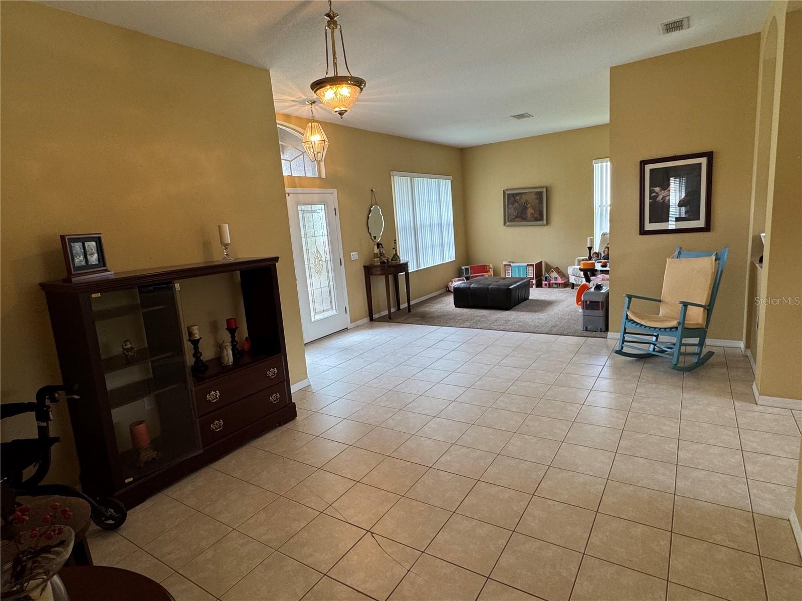 Very large space for entertaining