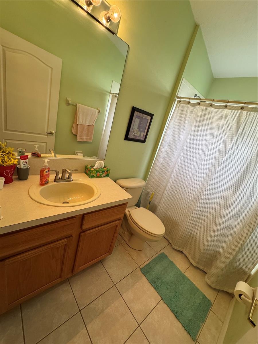 Full Bathroom #2