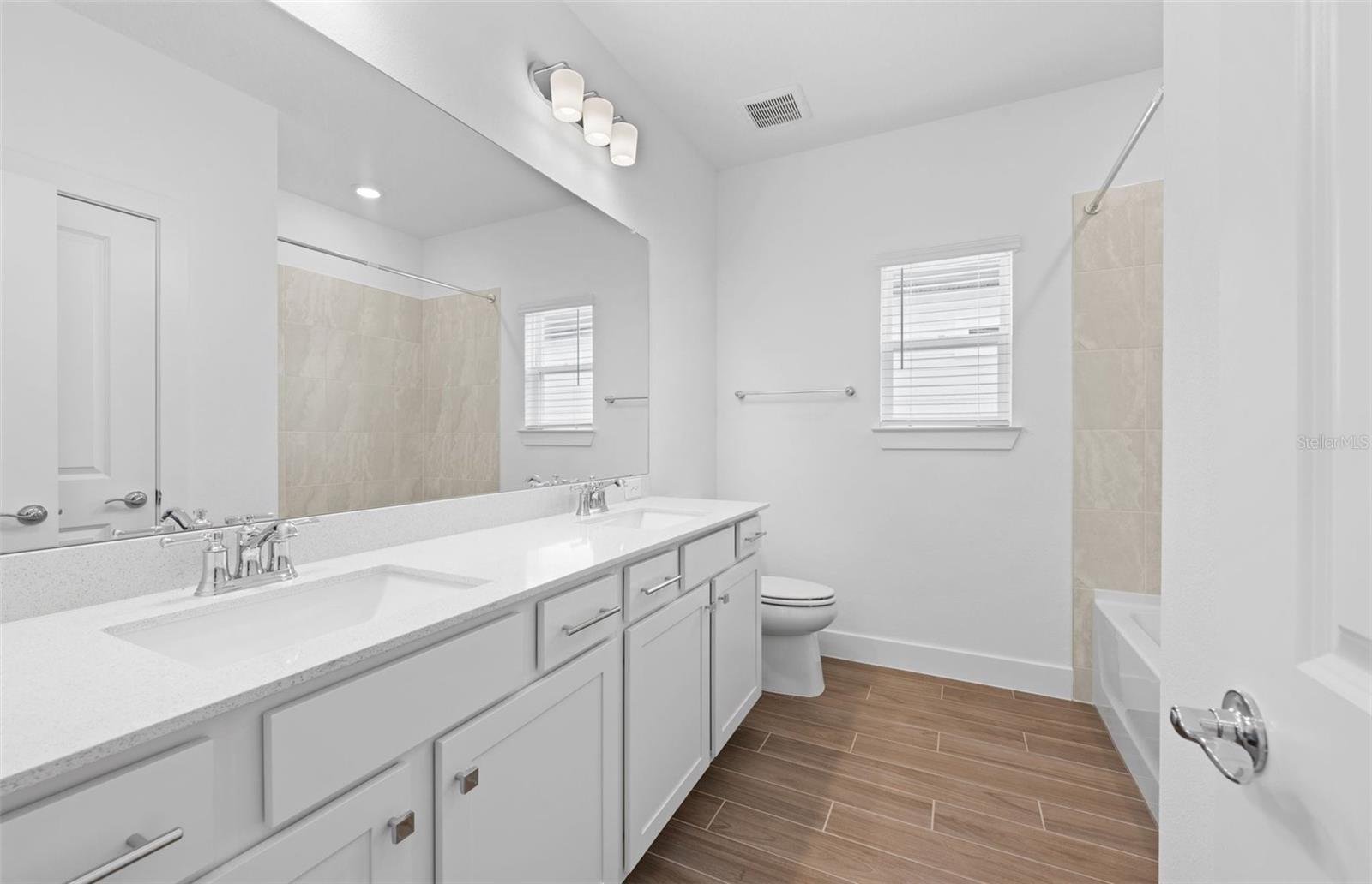 Bathroom 4 w/Dual Sinks