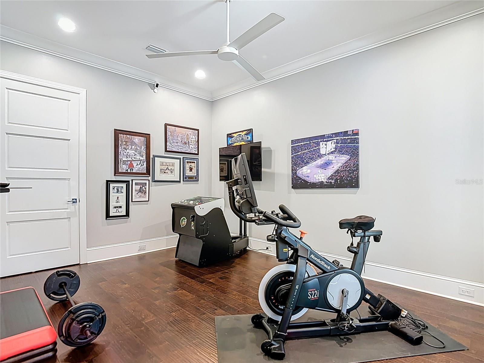 6th room on 1st floor