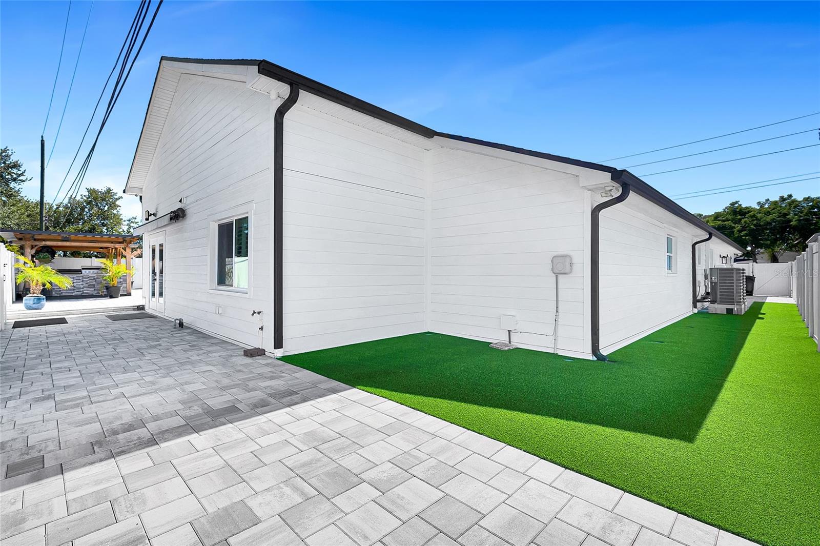 Artificial Turf dog run area