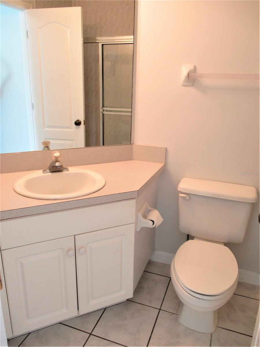 Bathroom #2 (en-suite)