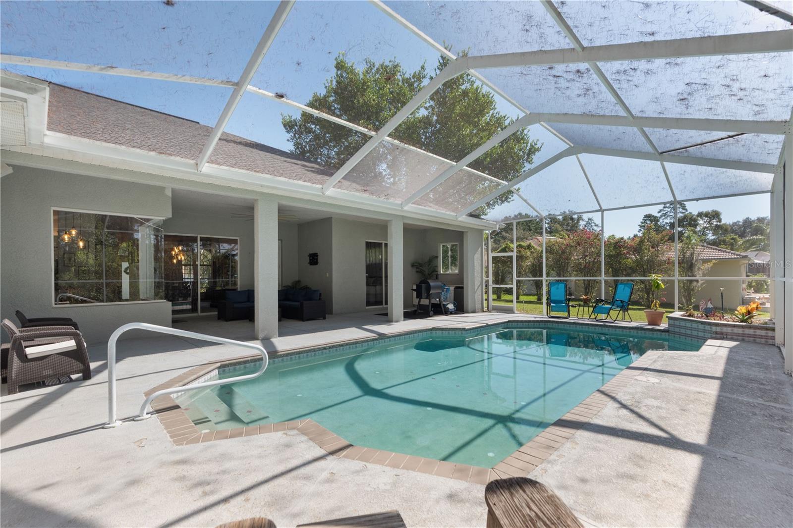 This pool is 5 ft deep.