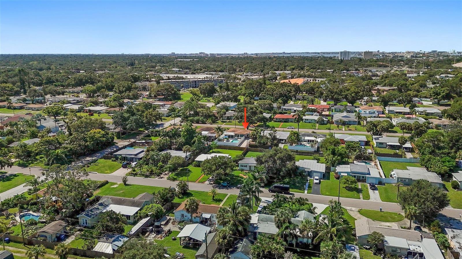 2 Blocks from Pinellas Trail, St. Pete College, 66th Street for great shopping!