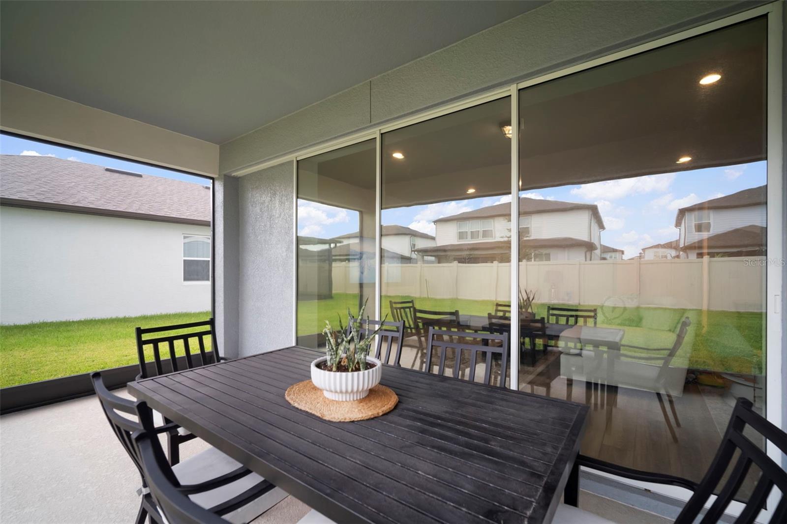 Covered, screened lanai