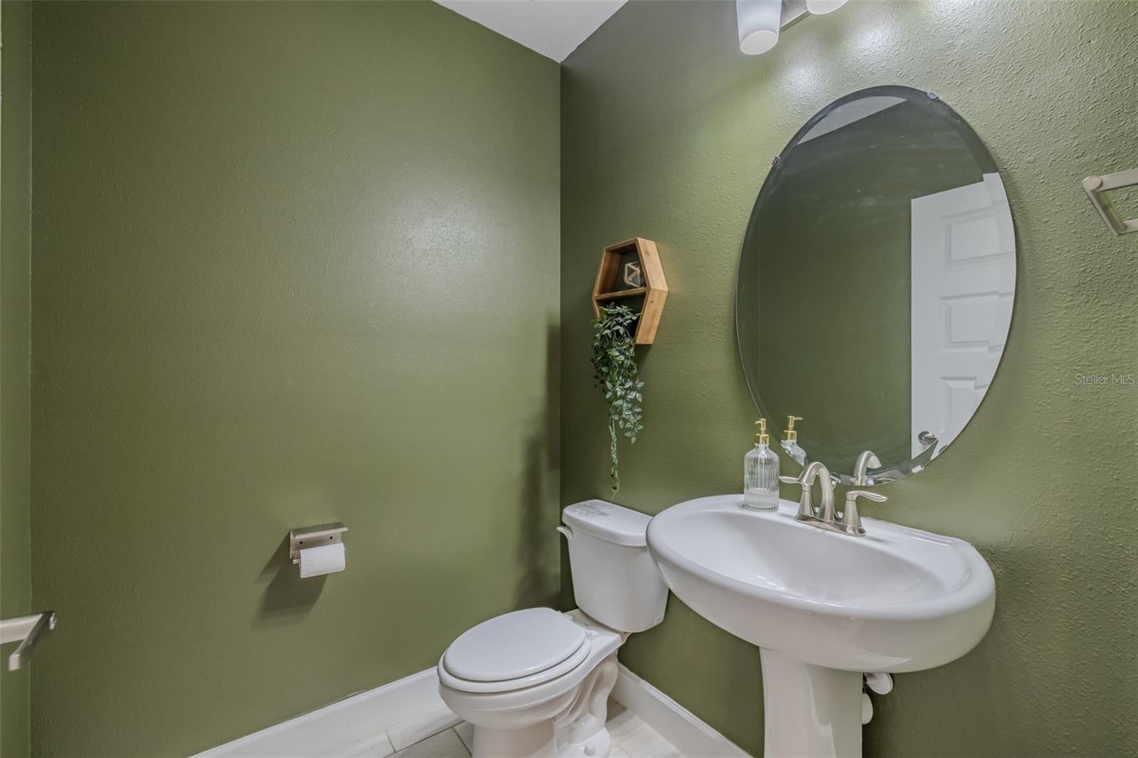 Downstairs 1/2 Bath