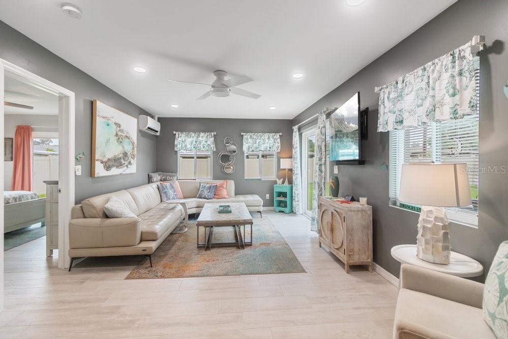 Additional Living Area/Flex