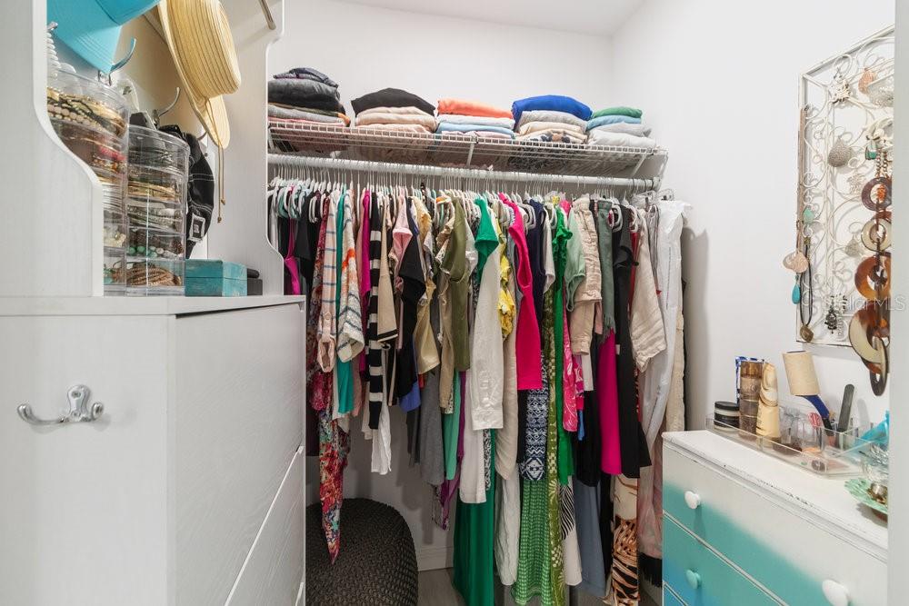 Walk in closet