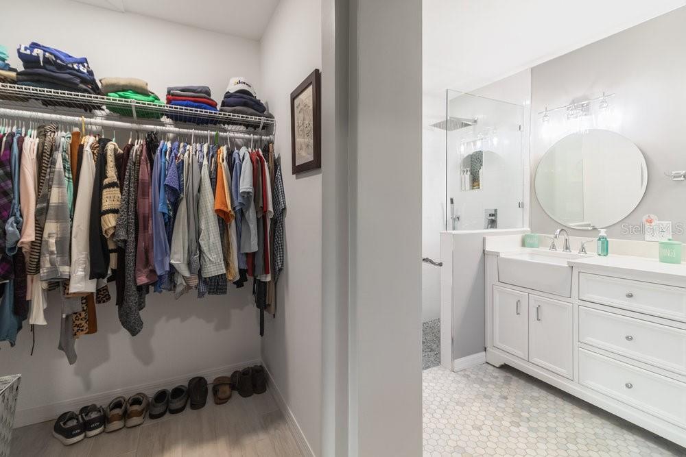Walk in closet