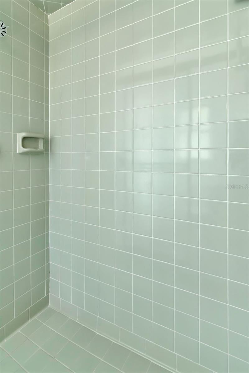 TB8420345