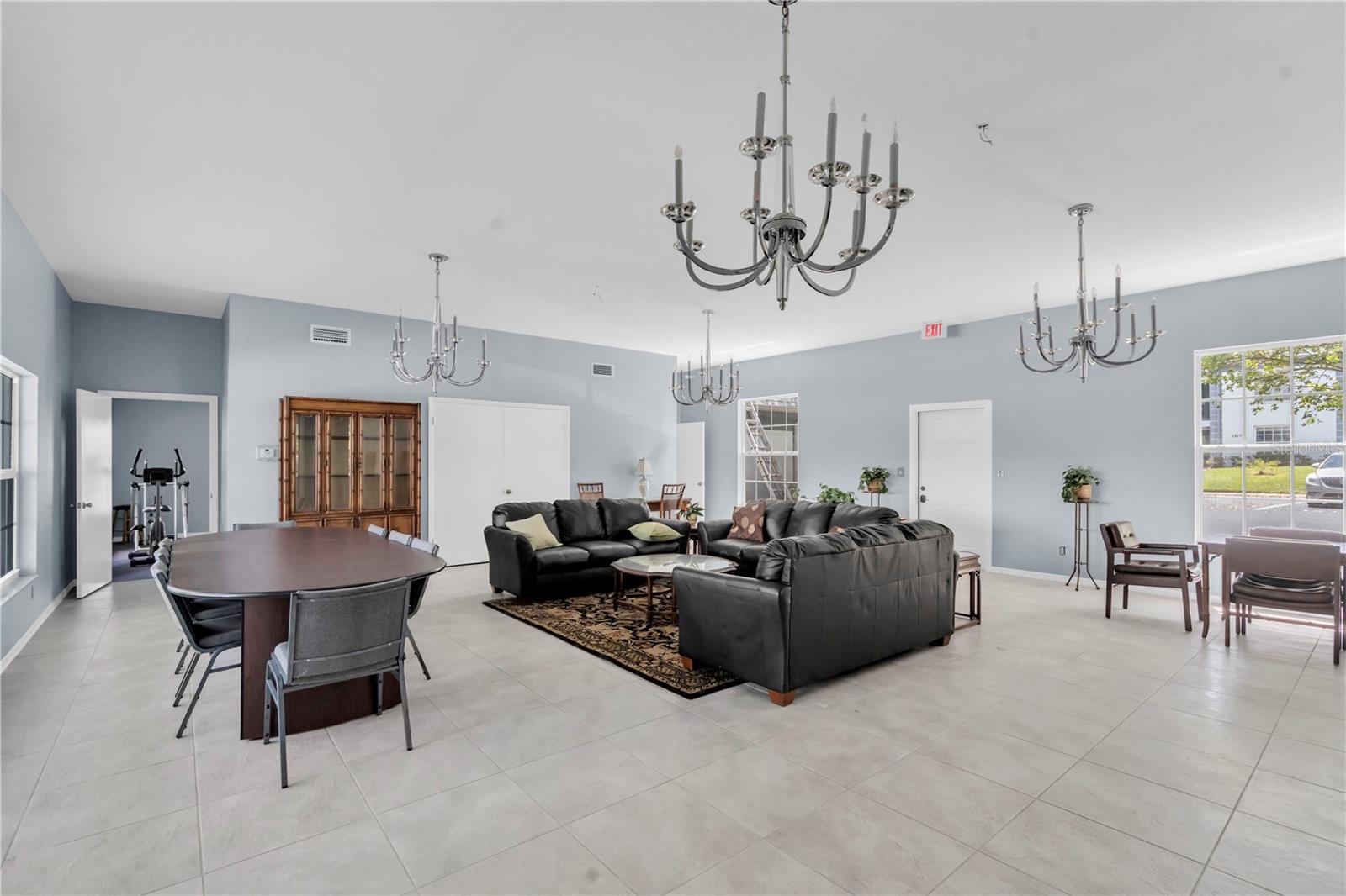 YOU CAN DINE, LOUNGE AND TONE YOUR ABS ALL IN THE SAME SPACE!  (1377 MCMULLEN BOOTH RD)