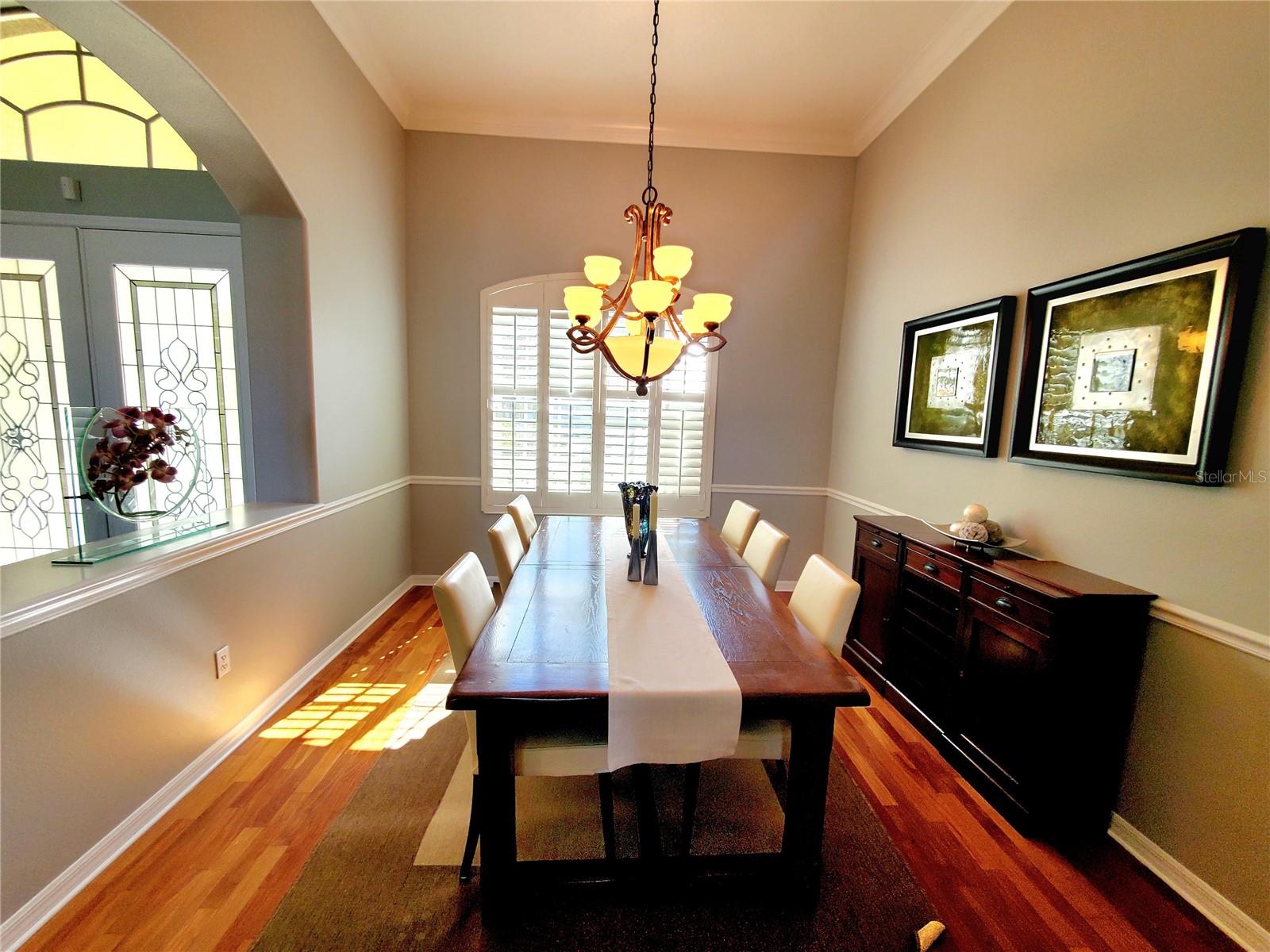 FORMAL DINING ROOM