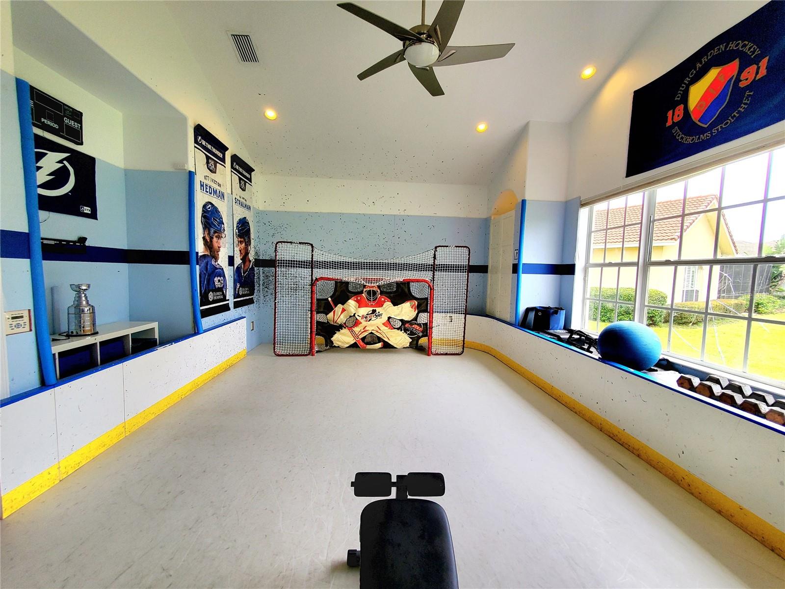 SPORTS ROOM