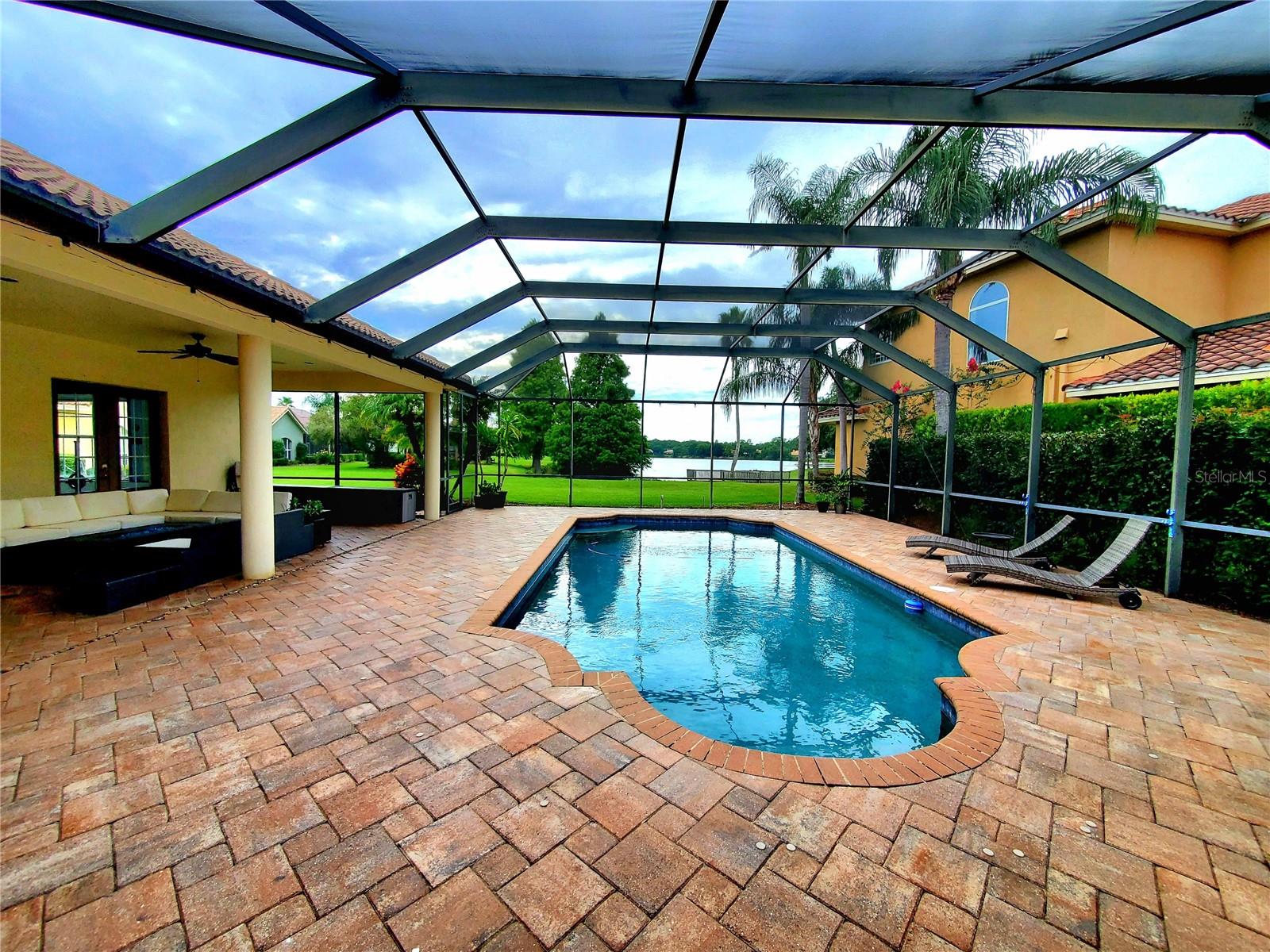 SCREENED POOL
