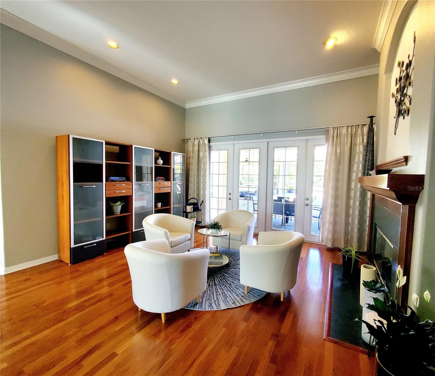 FRENCH DOORS