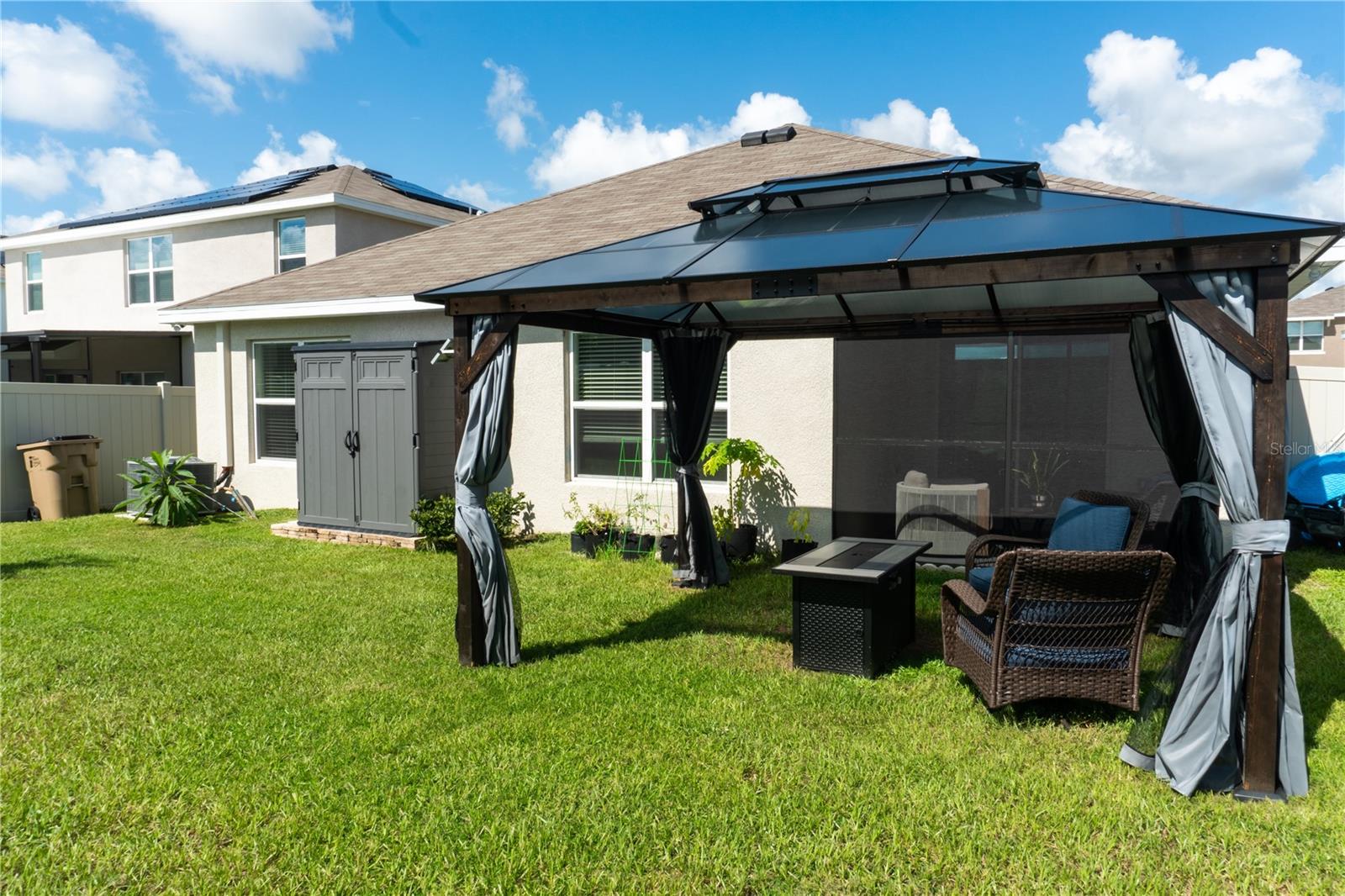 Pergola conveys