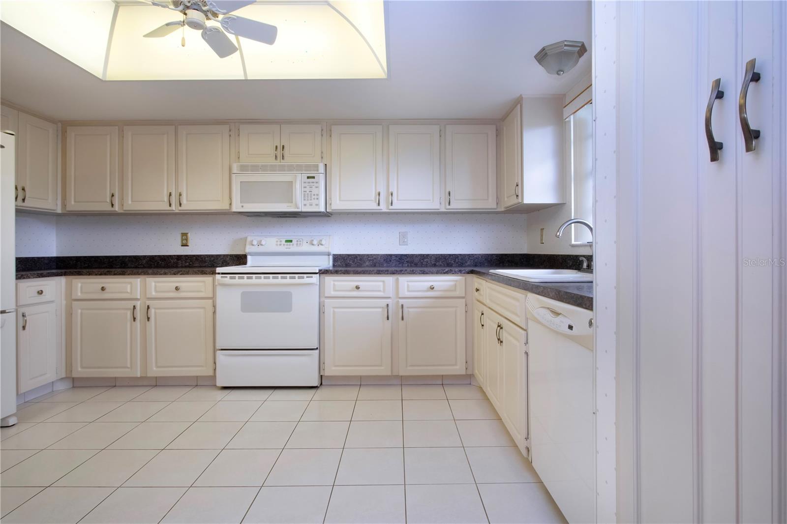 Spacious kitchen with lots of countertop area