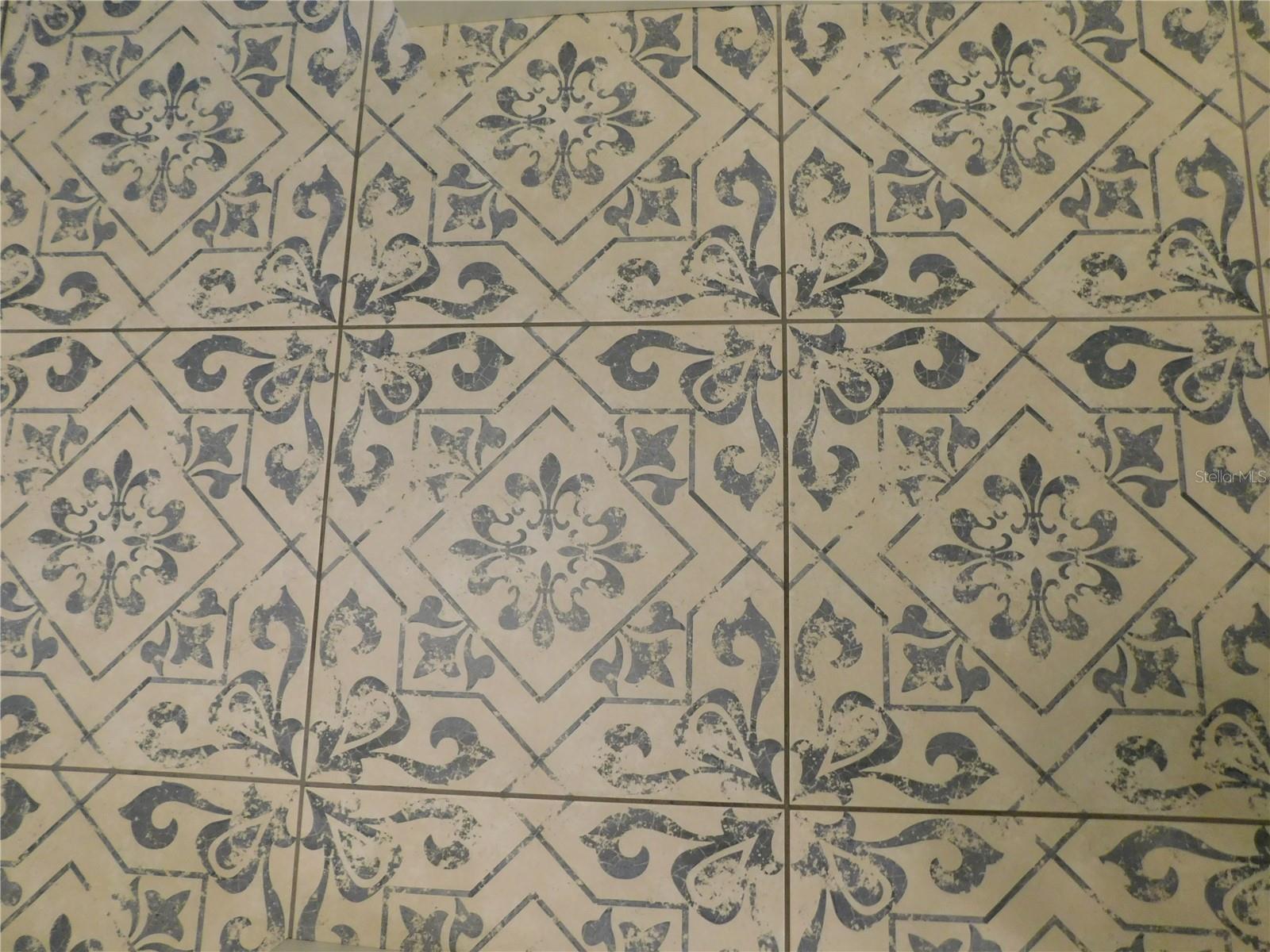 Ceramic tile