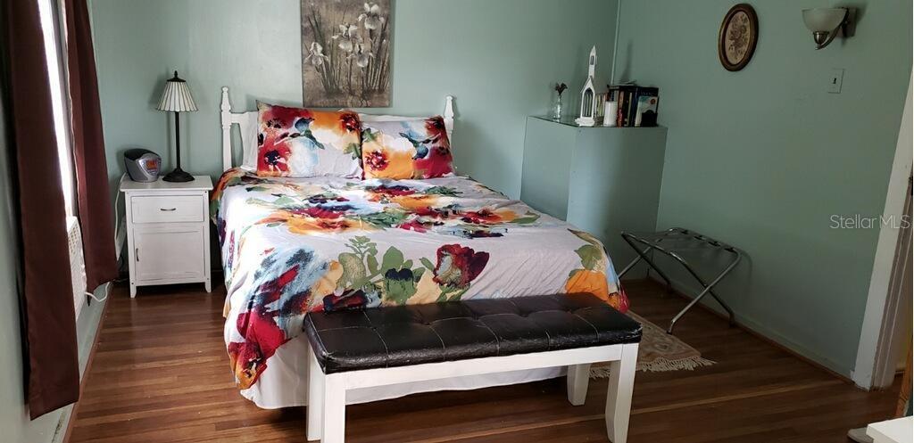 Cottage bedroom