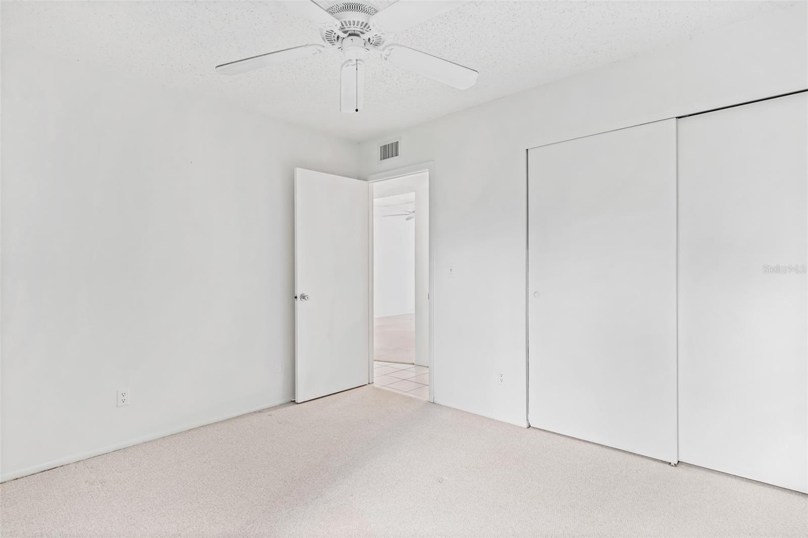2nd bedroom