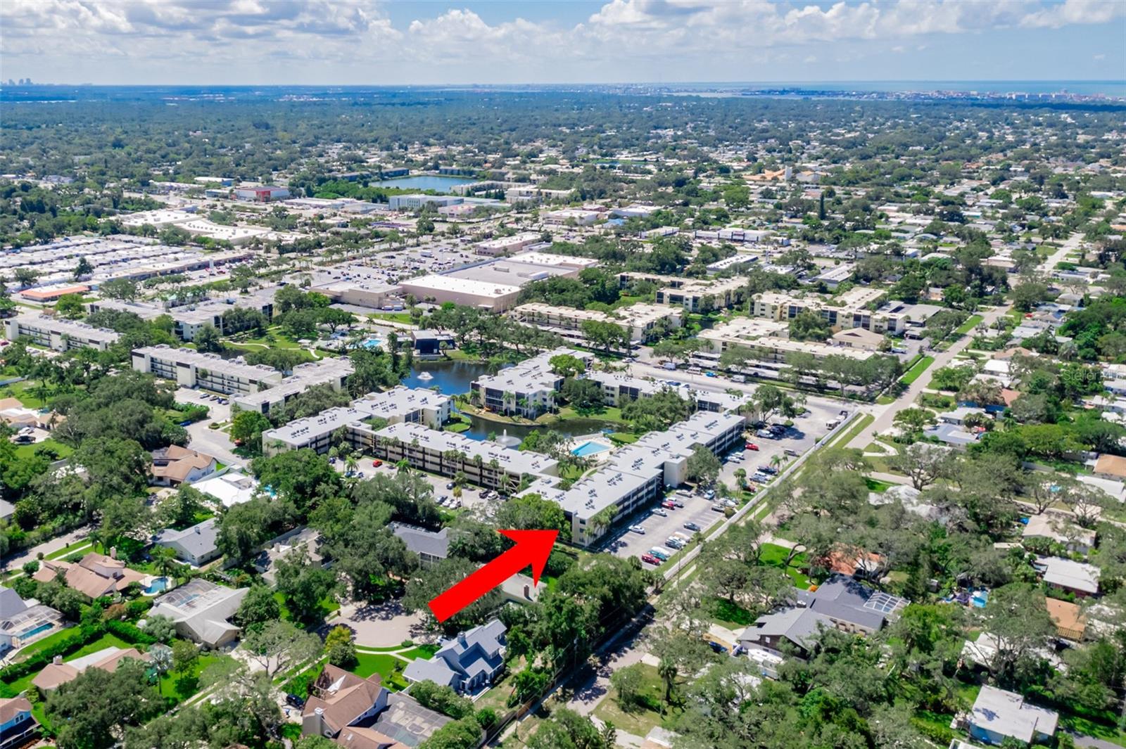 Aerial View of Lakeview Of Largo BLDG #5