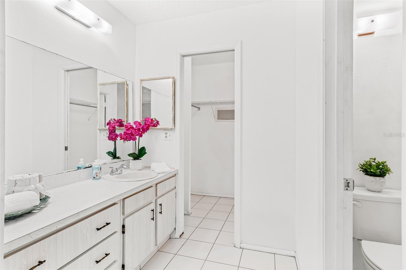 Primary En-suite Bathroom