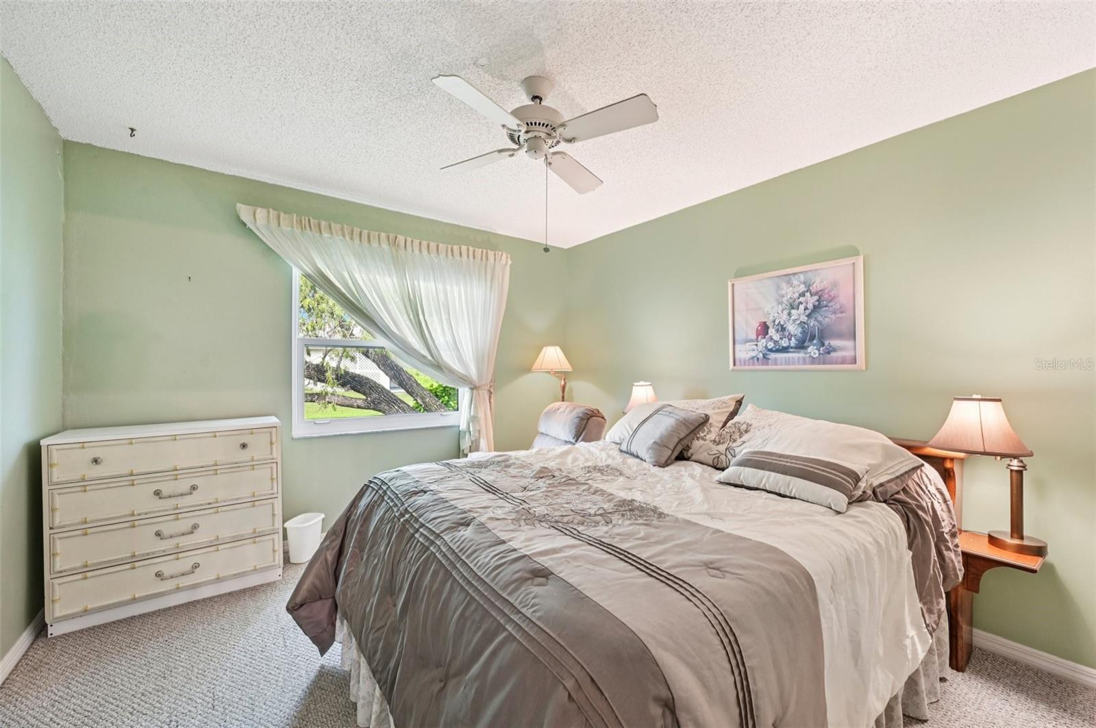 2nd bedroom