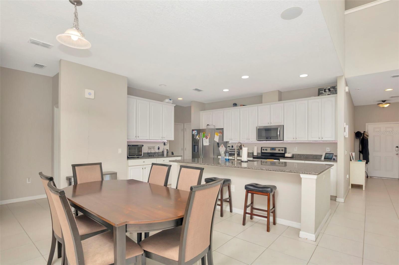 kitchen & dining