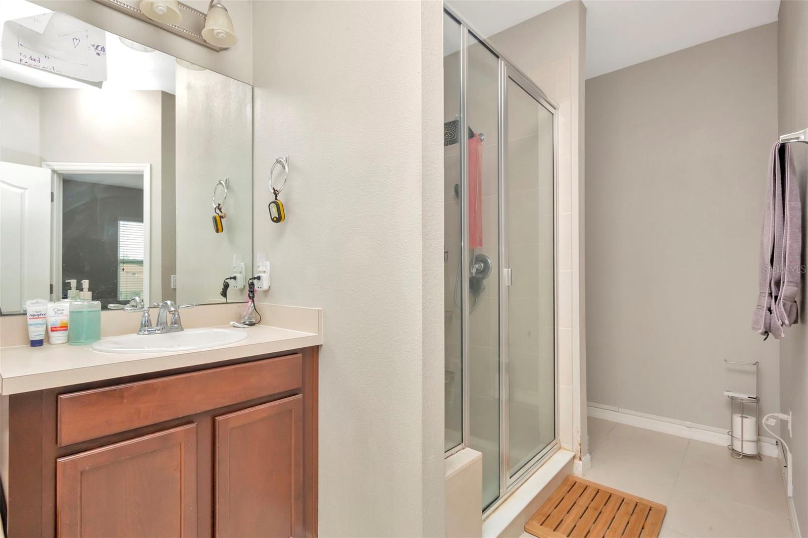 Primary shower