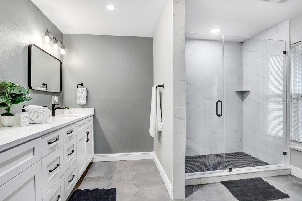 Ensuite Primary Bathroom