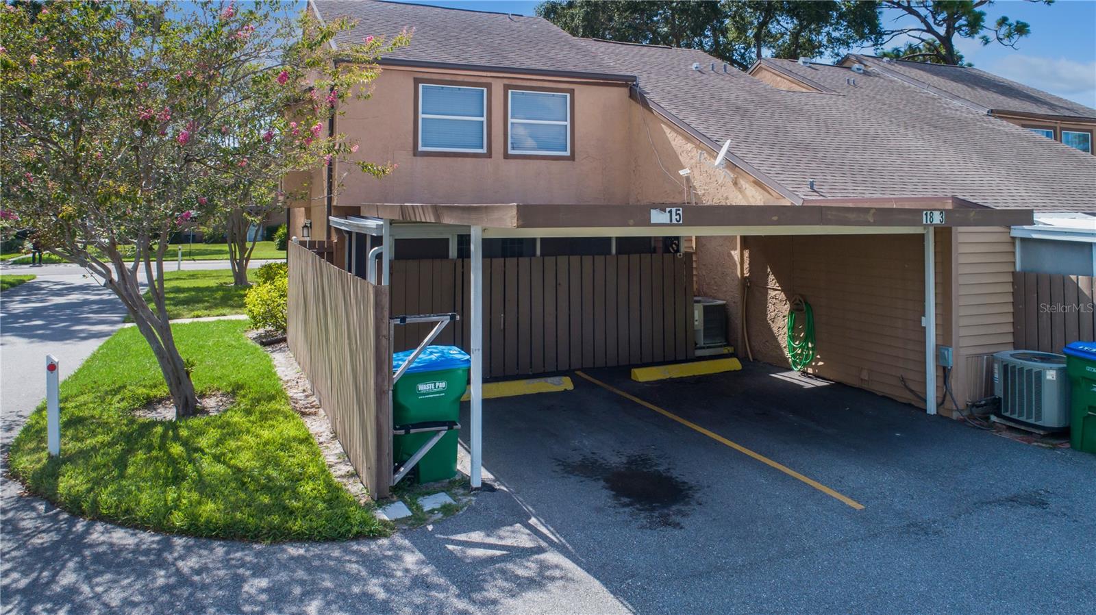 Parking / Carport