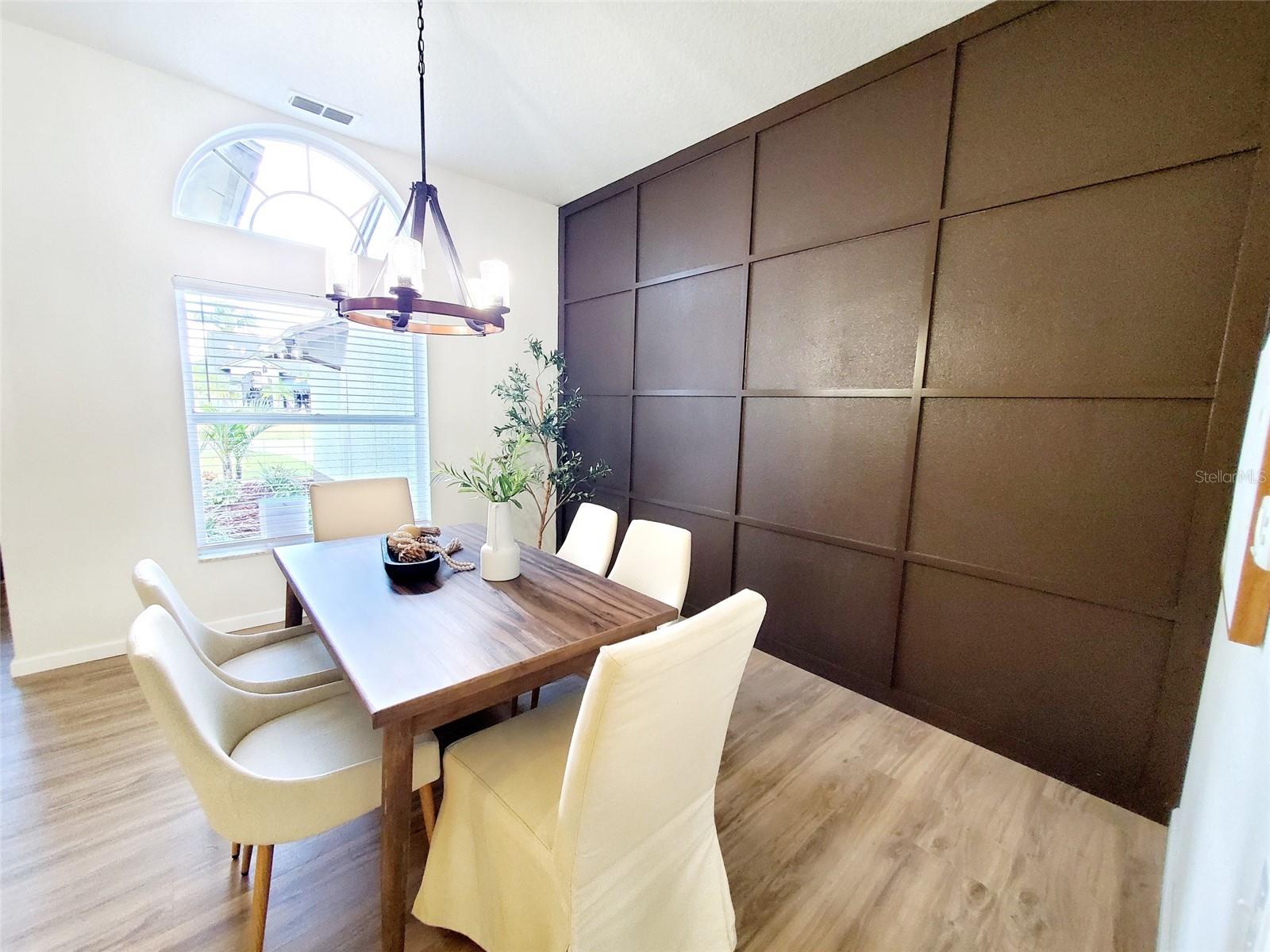 FORMAL DINING