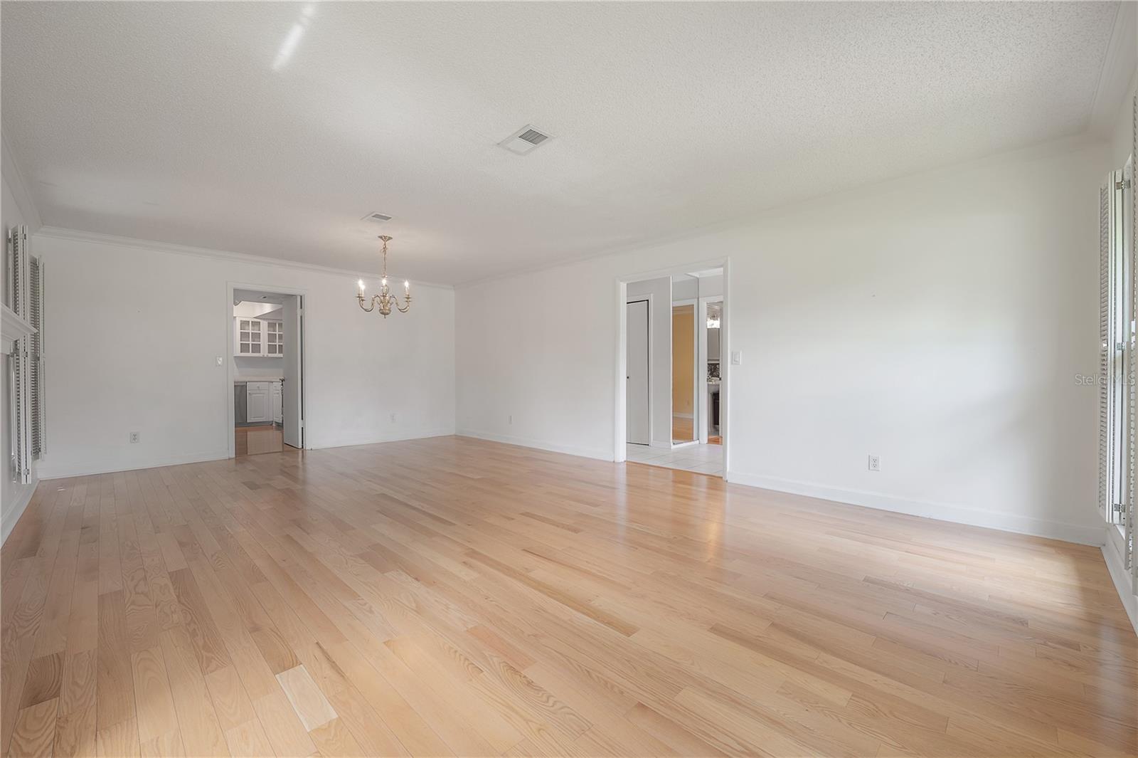 Living room/Dining room