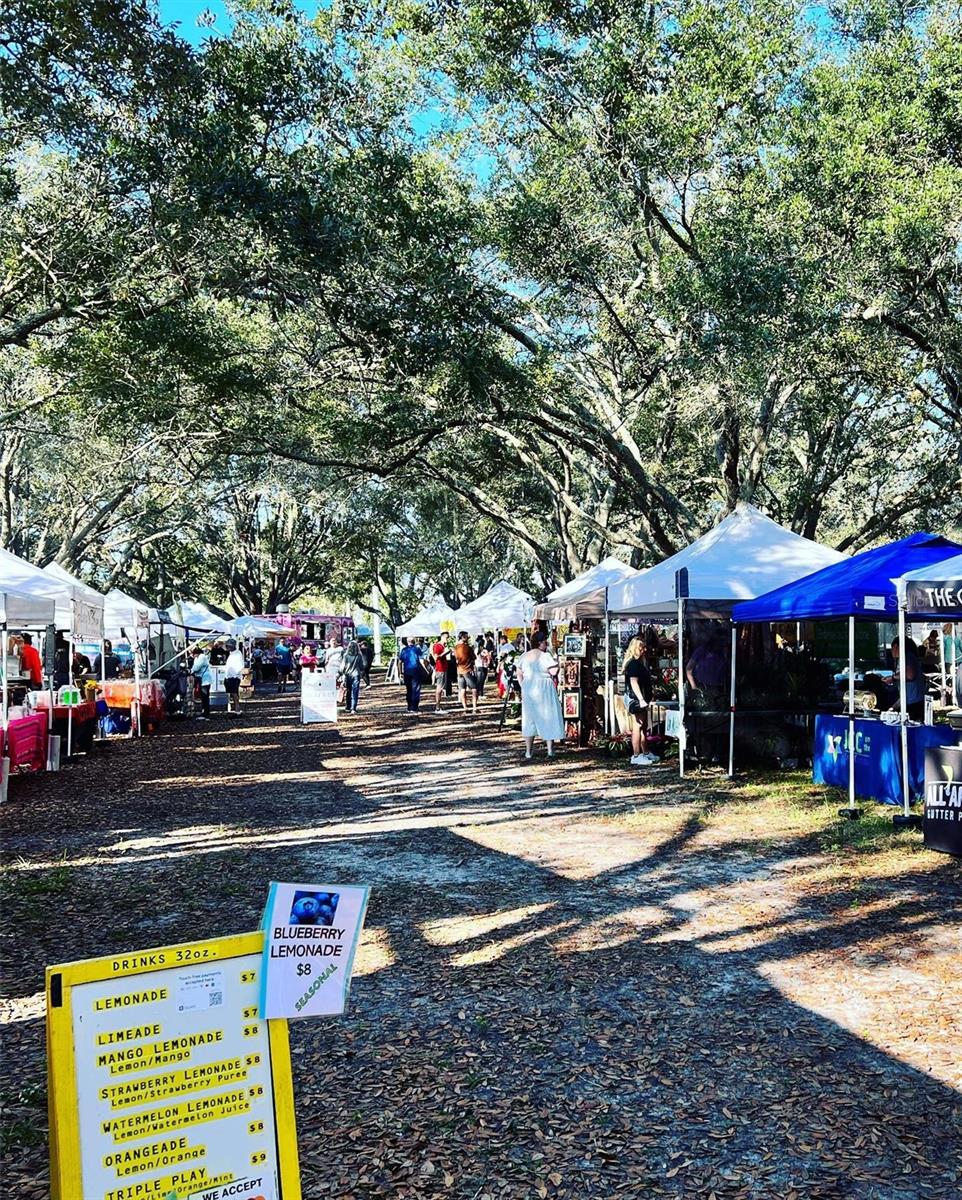 Carrollwood Village Weekend Market
