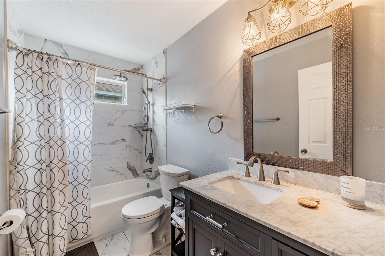 Updated upstairs Full guest bathroom