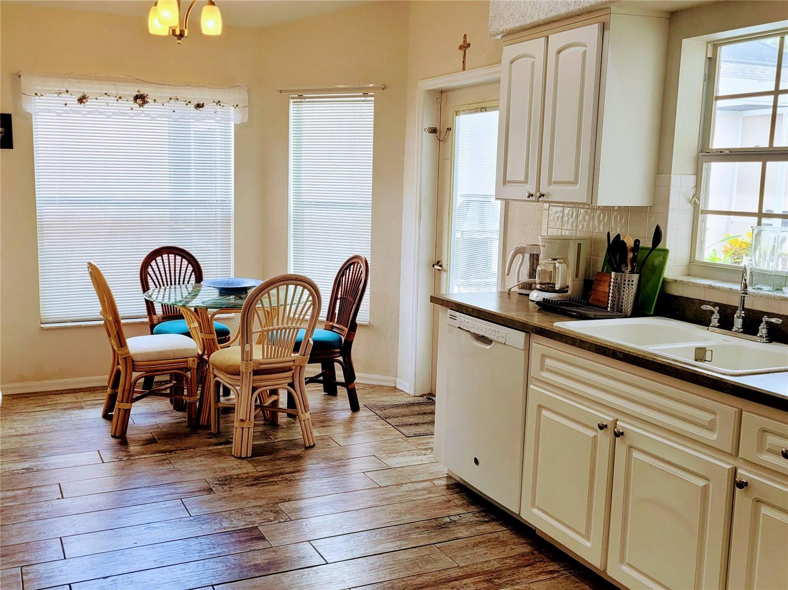 Kitchen and Breakfast Area
