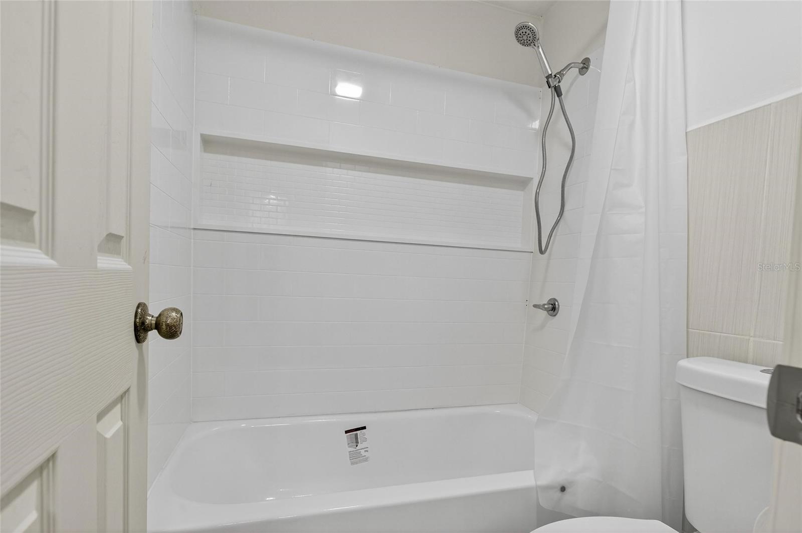 First Primary en-suite bath
