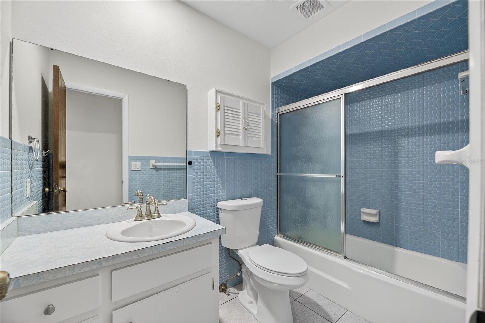 2nd bathroom