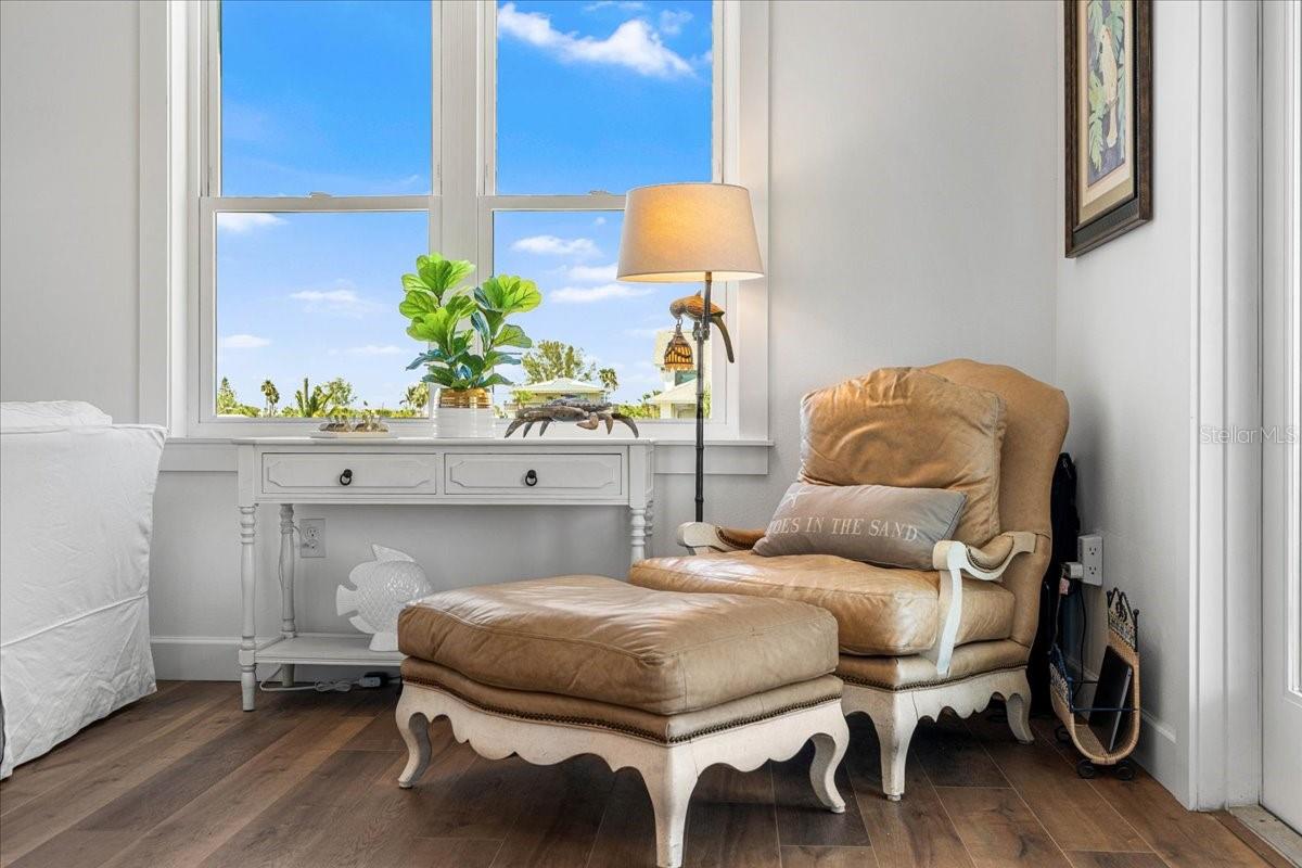 3rd Floor: Reading Nook