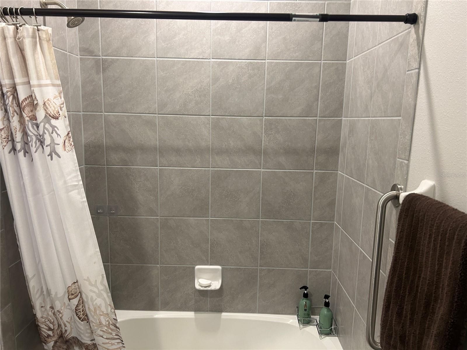 BATHROOM 2