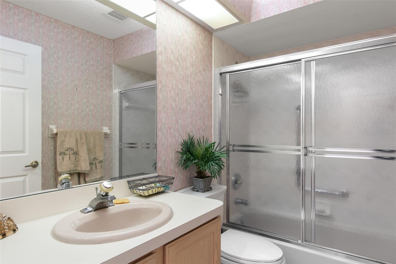 BATHROOM 2