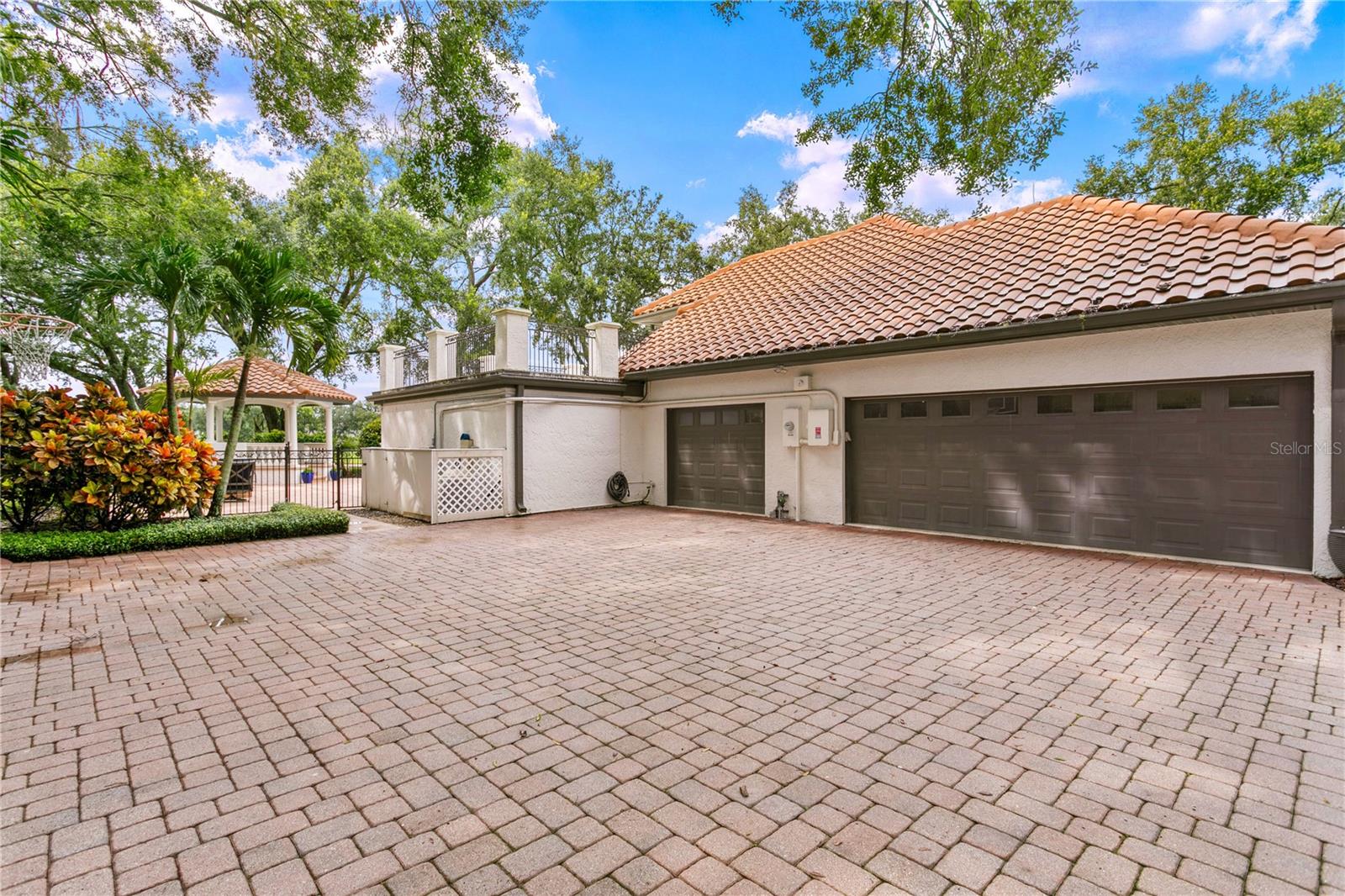 3-Car side loading garage